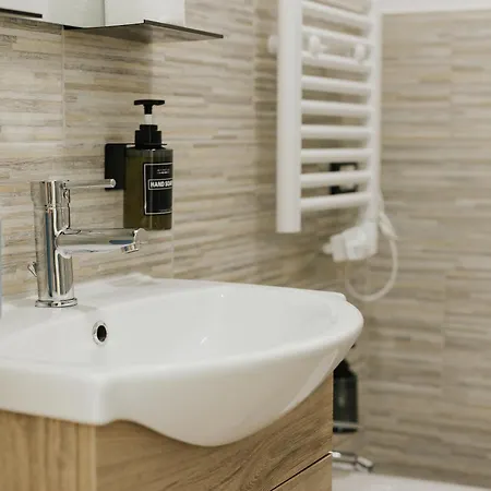 Brand New In The Heart Of Apartmán